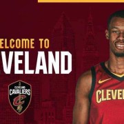  爵士重建交易送走米切尔至骑士  