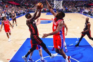 马克西替补登场砍下三双助费城翻盘  马克西替补登场砍下三双助费城翻盘